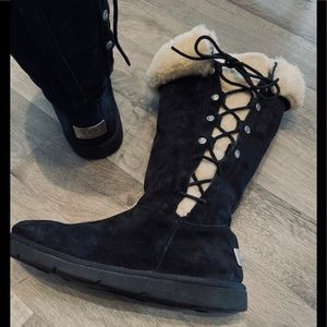 Ugg ladies Sz 7 suede winter Boots